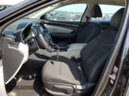 ✅ 2023 Hyundai Tucson SE • VIN: 5NMJACAE3PH288152 • Lot: 70926764. Wystawiony na Copart z przebiegiem 25 199 mil. Bezpłatny archiwum sprzedaży aukcyjnych z USA i szczegółowy raport historii pojazdu na DreamBid. Zdjęcie 7.