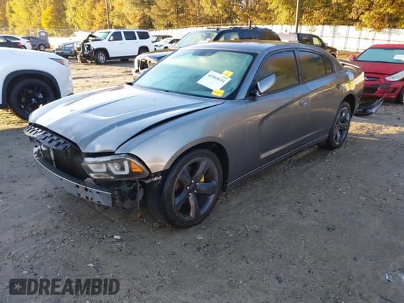 ✅ 2011 Dodge Charger SE • VIN: 2B3CL3CG0BH511786 • Лот: 43565634. Опубликован ранее на IAAI с пробегом 260 953 миль. Бесплатный доступ к архиву аукционных продаж из США и подробный отчёт об истории автомобиля на DreamBid. Изображение 19.
