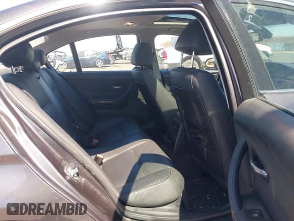 ✅ 2006 BMW 3 Series 330i • VIN: WBAVB33546PS18125 • Lot: 43156429. Listed on IAAI with 237,312 mi. Free auction sales archive from the USA and detailed vehicle history report at DreamBid. Image 8.