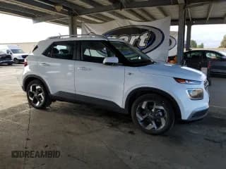 ✅ 2025 Hyundai Venue SEL • VIN: KMHRC8A38SU402216 • Лот: 86286295. Опубликован ранее на Copart с пробегом 5 194 миль. Бесплатный доступ к архиву аукционных продаж из США и подробный отчёт об истории автомобиля на DreamBid. Изображение 4.