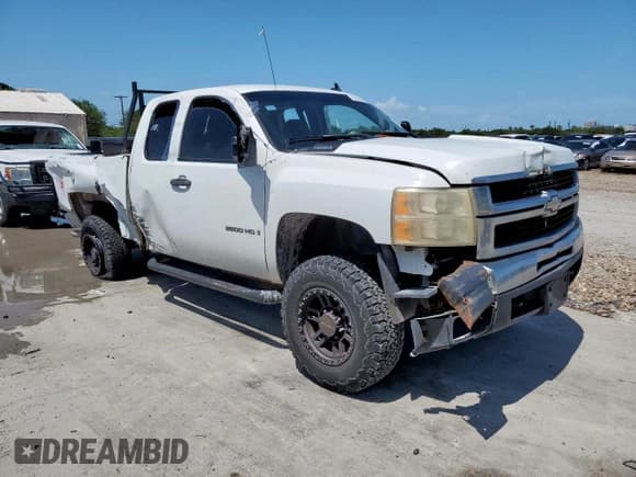✅ 2008 Chevrolet Silverado 2500HD Work Truck • VIN: 1GCHC29K88E168946 • Lot: 58560605. Wystawiony na Copart z przebiegiem 111 445 mil. Bezpłatny archiwum sprzedaży aukcyjnych z USA i szczegółowy raport historii pojazdu na DreamBid. Zdjęcie 4.