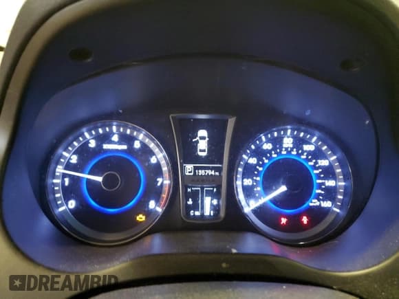 ✅ 2012 Hyundai Azera • VIN: KMHFG4JG2CA126668 • Лот: 55026135. Опубликован ранее на Copart с пробегом 135 794 миль. Бесплатный доступ к архиву аукционных продаж из США и подробный отчёт об истории автомобиля на DreamBid. Изображение 9.