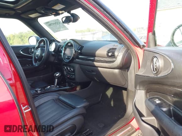 ✅ 2017 MINI Clubman Cooper S • VIN: WMWLU5C58H2E81671 • Lot: 43269796. Listed on IAAI with 53,133 mi. Free auction sales archive from the USA and detailed vehicle history report at DreamBid. Image 5.