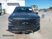 ✅ 2021 Chevrolet Silverado 1500 LT Trail Boss • VIN: 1GCPYFED9MZ355983 • Lot: 43345360. Wystawiony na IAAI z przebiegiem 94 150 mil. Bezpłatny archiwum sprzedaży aukcyjnych z USA i szczegółowy raport historii pojazdu na DreamBid. Zdjęcie 12.