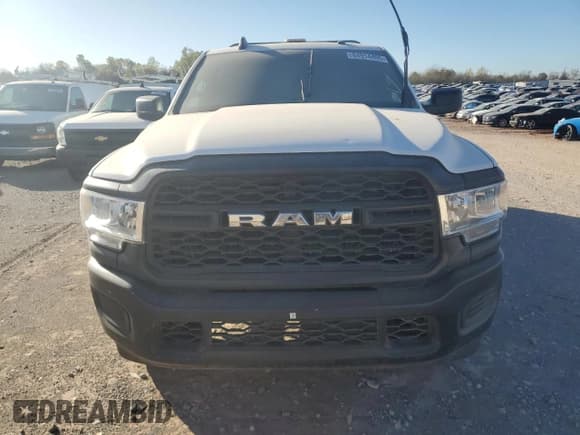 ✅ 2021 Ram 2500 Tradesman • VIN: 3C6UR5HJ7MG677279 • Lot: 84914495. Wystawiony na Copart z przebiegiem 51 692 mil. Bezpłatny archiwum sprzedaży aukcyjnych z USA i szczegółowy raport historii pojazdu na DreamBid. Zdjęcie 5.