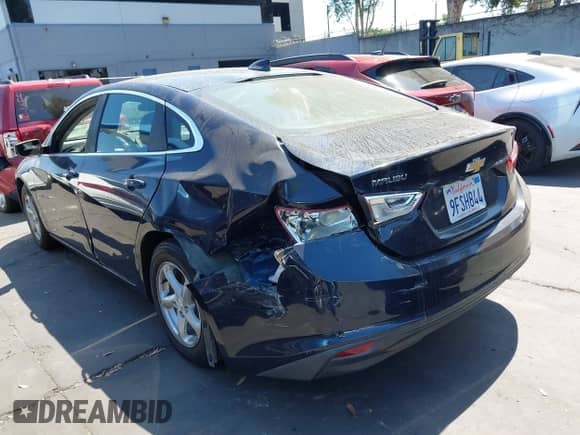 2017 Chevrolet Malibu LS z VIN 1G1ZC5ST9HF236652, wystawiony jako IAAI lot #42666966 z przebiegiem 124 756 mil mil oraz . Historia ofert i sprzedaży dostępna na DreamBid. Obrazek 3.