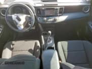 ✅ 2018 Toyota RAV4 XLE • VIN: 2T3WFREV9JW501922 • Lot: 91021485. Wystawiony na Copart z przebiegiem 37 122 mil. Bezpłatny archiwum sprzedaży aukcyjnych z USA i szczegółowy raport historii pojazdu na DreamBid. Zdjęcie 8.