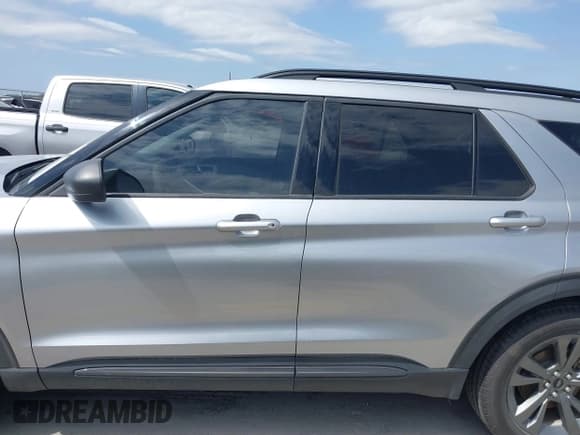 ✅ 2021 Ford Explorer XLT • VIN: 1FMSK7DH8MGA82144 • Lot: 41902857. Wystawiony na IAAI z przebiegiem 71 281 mil. Bezpłatny archiwum sprzedaży aukcyjnych z USA i szczegółowy raport historii pojazdu na DreamBid. Zdjęcie 14.