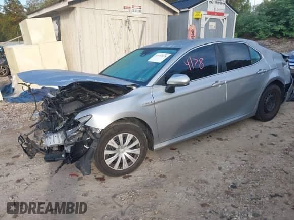 2020 Toyota Camry Hybrid LE z VIN 4T1C31AK0LU524185, wystawiony jako IAAI lot #43334178 z przebiegiem 241 680 mil mil oraz . Historia ofert i sprzedaży dostępna na DreamBid. Obrazek 17.