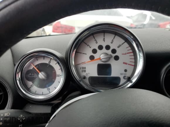 ✅ 2011 MINI Convertible S • VIN: WMWZP3C52BTX84031 • Лот: 74060254. Опубликован ранее на Copart с пробегом Не указан. Бесплатный доступ к архиву аукционных продаж из США и подробный отчёт об истории автомобиля на DreamBid. Изображение 9.