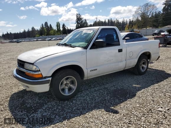 ✅ 2002 Chevrolet S-10 Fleet • VIN: 1GCCS145928176519 • Лот: 54566135. Опубликован ранее на Copart с пробегом 206 858 миль. Бесплатный доступ к архиву аукционных продаж из США и подробный отчёт об истории автомобиля на DreamBid. Изображение 1.