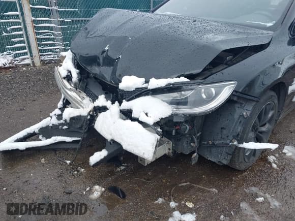 ✅ 2015 Chrysler 200 S • VIN: 1C3CCCBB5FN675816 • Lot: 43571826. Listed on IAAI with 215,694 mi. Free auction sales archive from the USA and detailed vehicle history report at DreamBid. Image 6.