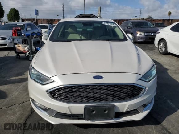 ✅ 2017 Ford Fusion Titanium • VIN: 3FA6P0SU6HR276190 • Лот: 82097855. Опубликован ранее на Copart с пробегом 81 553 миль. Бесплатный доступ к архиву аукционных продаж из США и подробный отчёт об истории автомобиля на DreamBid. Изображение 5.