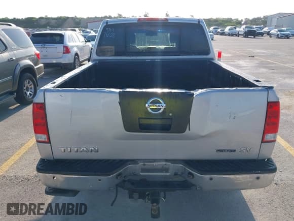 ✅ 2012 Nissan Titan SL • VIN: 1N6BA0ED2CN307658 • Lot: 42369756. Wystawiony na IAAI z przebiegiem 305 852 mil. Bezpłatny archiwum sprzedaży aukcyjnych z USA i szczegółowy raport historii pojazdu na DreamBid. Zdjęcie 17.
