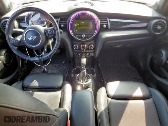 ✅ 2017 MINI Hardtop 4 Door Cooper S • VIN: WMWXU3C5XH2D32121 • Lot: 84261485. Wystawiony na Copart z przebiegiem 105 783 mil. Bezpłatny archiwum sprzedaży aukcyjnych z USA i szczegółowy raport historii pojazdu na DreamBid. Zdjęcie 8.