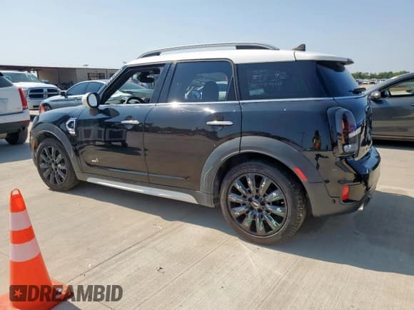 ✅ 2019 MINI Countryman Cooper S • VIN: WMZYT5C55K3E69779 • Lot: 66047555. Listed on Copart with 67,969 mi. Free auction sales archive from the USA and detailed vehicle history report at DreamBid. Image 2.