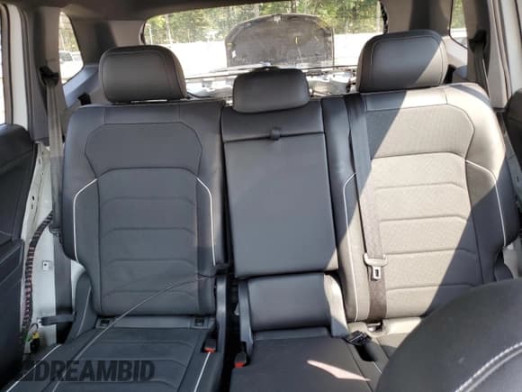 ✅ 2024 Volkswagen Tiguan SEL R-Line • VIN: 3VV4B7AX1RM140795 • Lot: 81207915. Wystawiony na Copart z przebiegiem 17 905 mil. Bezpłatny archiwum sprzedaży aukcyjnych z USA i szczegółowy raport historii pojazdu na DreamBid. Zdjęcie 10.