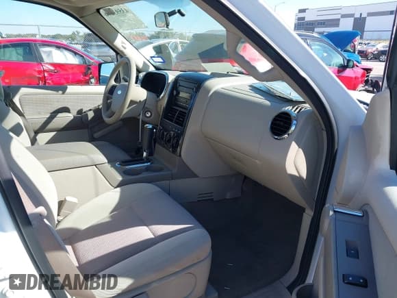 ✅ 2007 Ford Explorer XLT • VIN: 1FMEU73E07UB39148 • Lot: 43593296. Wystawiony na IAAI z przebiegiem 83 470 mil. Bezpłatny archiwum sprzedaży aukcyjnych z USA i szczegółowy raport historii pojazdu na DreamBid. Zdjęcie 5.