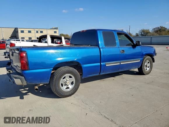 ✅ 2004 Chevrolet Silverado 1500 LS • VIN: 2GCEC19TX41108989 • Lot: 89694675. Wystawiony na Copart z przebiegiem 196 736 mil. Bezpłatny archiwum sprzedaży aukcyjnych z USA i szczegółowy raport historii pojazdu na DreamBid. Zdjęcie 3.