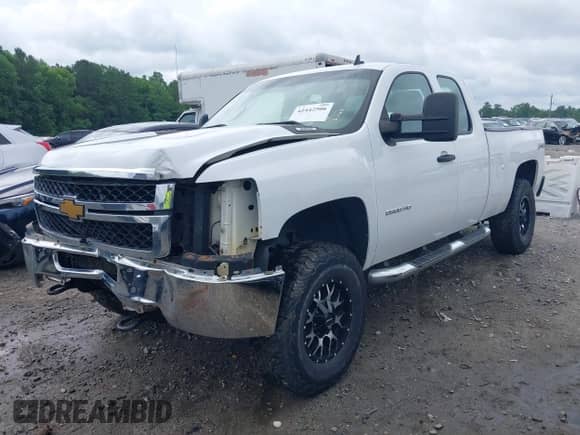 ✅ 2013 Chevrolet Silverado 2500HD Work Truck • VIN: 1GC2KVCG7DZ403046 • Lot: 42442506. Wystawiony na IAAI z przebiegiem 304 543 mil. Bezpłatny archiwum sprzedaży aukcyjnych z USA i szczegółowy raport historii pojazdu na DreamBid. Zdjęcie 2.