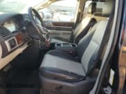 ✅ 2010 Chrysler Town & Country Touring Plus • VIN: 2A4RR8DX1AR442127 • Lot: 82341335. Wystawiony na Copart z przebiegiem 225 482 mil. Bezpłatny archiwum sprzedaży aukcyjnych z USA i szczegółowy raport historii pojazdu na DreamBid. Zdjęcie 7.