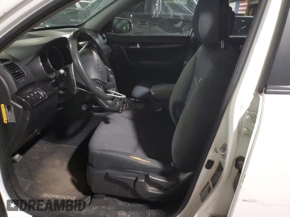 ✅ 2012 Kia Sorento LX • VIN: 5XYKT3A19CG231969 • Lot: 90927325. Listed on Copart with 167,211 mi. Free auction sales archive from the USA and detailed vehicle history report at DreamBid. Image 7.