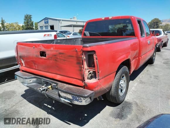 ✅ 2004 Chevrolet Silverado 1500 LS • VIN: 1GCEC19V54Z229339 • Лот: 55748512. Опубликован ранее на Copart с пробегом 385 824 миль. Бесплатный доступ к архиву аукционных продаж из США и подробный отчёт об истории автомобиля на DreamBid. Изображение 4.