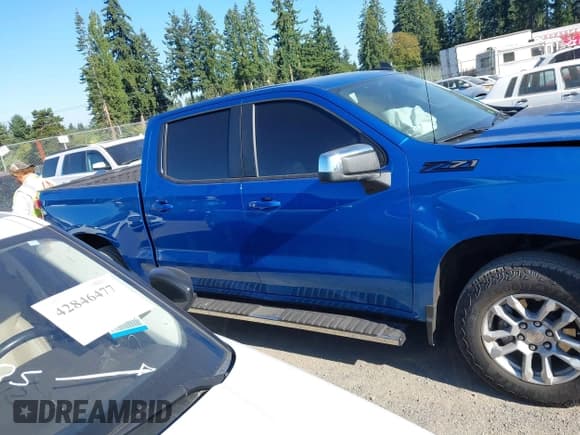 ✅ 2023 Chevrolet Silverado 1500 LT • VIN: 1GCUDDED6PZ103468 • Lot: 42842892. Listed on IAAI with 33,792 mi. Free auction sales archive from the USA and detailed vehicle history report at DreamBid. Image 13.