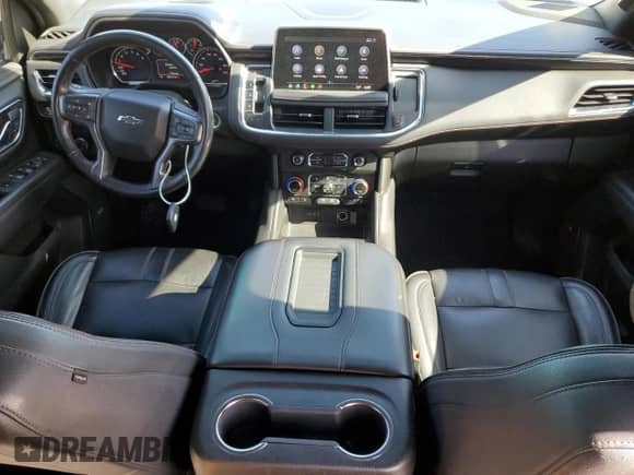 ✅ 2021 Chevrolet Suburban RST • VIN: 1GNSCEKD5MR335499 • Lot: 54932675. Wystawiony na Copart z przebiegiem 147 185 mil. Bezpłatny archiwum sprzedaży aukcyjnych z USA i szczegółowy raport historii pojazdu na DreamBid. Zdjęcie 8.