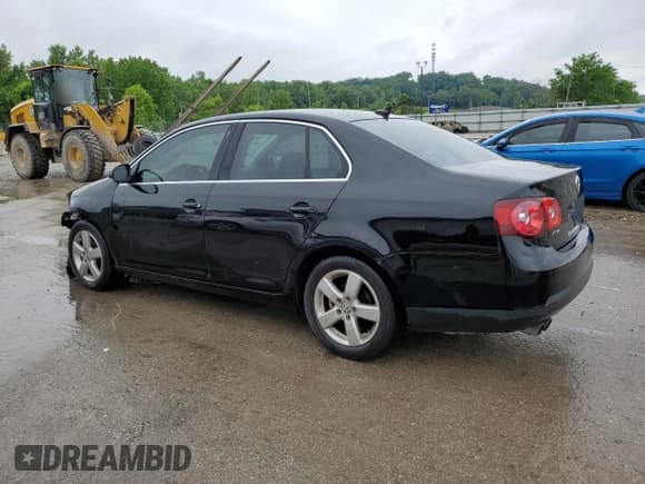 ✅ 2009 Volkswagen Jetta SE • VIN: 3VWRM71K29M010346 • Lot: 55085815. Listed on Copart with 143,976 mi. Free auction sales archive from the USA and detailed vehicle history report at DreamBid. Image 2.