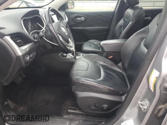 ✅ 2014 Jeep Cherokee Trailhawk • VIN: 1C4PJMBS4EW237676 • Lot: 90311955. Wystawiony na Copart z przebiegiem 139 736 mil. Bezpłatny archiwum sprzedaży aukcyjnych z USA i szczegółowy raport historii pojazdu na DreamBid. Zdjęcie 7.