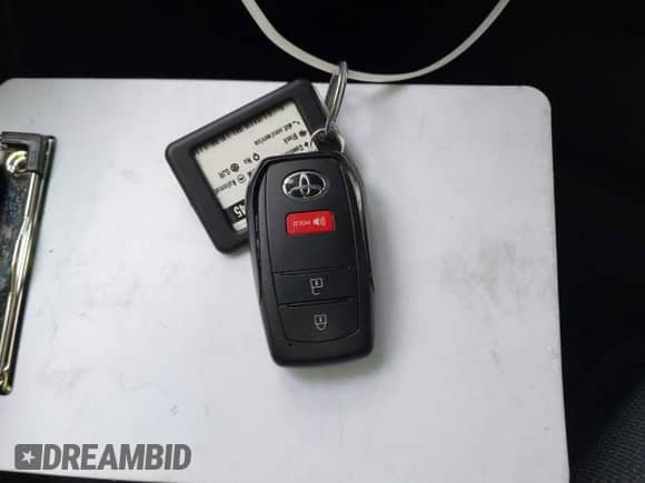 2025 Toyota Prius LE с VIN JTDADABU8S3028614, выставлен на аукционе IAAI как лот 43409864 с пробегом 11 339 миль миль и . История ставок и продаж доступна на DreamBid. Изображение 11.