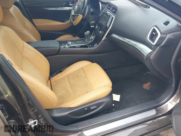 ✅ 2016 Nissan Maxima S • VIN: 1N4AA6AP7GC401110 • Lot: 42653301. Listed on IAAI with 76,609 mi. Free auction sales archive from the USA and detailed vehicle history report at DreamBid. Image 5.