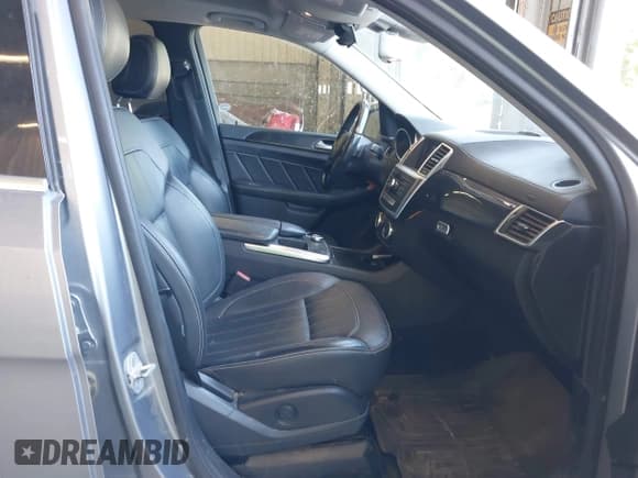 ✅ 2015 Mercedes-Benz GL 450 • VIN: 4JGDF6EE3FA562156 • Lot: 42630928. Wystawiony na IAAI z przebiegiem 174 218 mil. Bezpłatny archiwum sprzedaży aukcyjnych z USA i szczegółowy raport historii pojazdu na DreamBid. Zdjęcie 5.