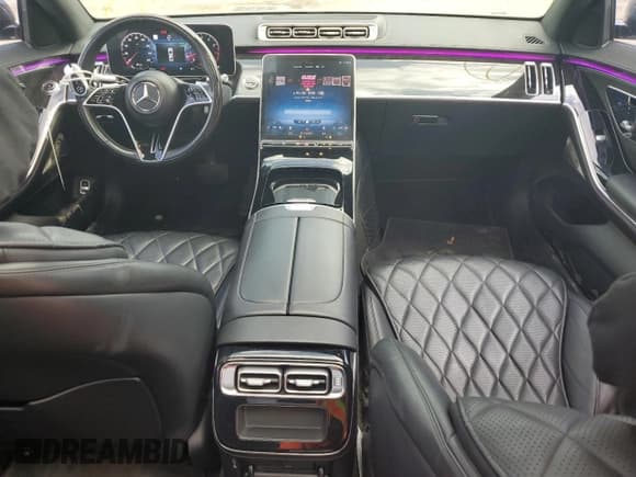 ✅ 2022 Mercedes-Benz S 500 • VIN: W1K6G6DB2NA065914 • Lot: 46306824. Wystawiony na Copart z przebiegiem 79 658 mil. Bezpłatny archiwum sprzedaży aukcyjnych z USA i szczegółowy raport historii pojazdu na DreamBid. Zdjęcie 8.