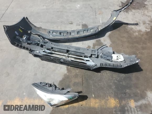 ✅ 2015 Hyundai Santa Fe • VIN: 5XYZW4LA3FG301155 • Лот: 65427094. Опубликован ранее на Copart с пробегом 132 056 миль. Бесплатный доступ к архиву аукционных продаж из США и подробный отчёт об истории автомобиля на DreamBid. Изображение 13.