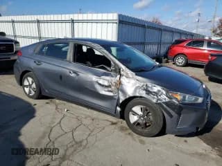 ✅ 2017 Hyundai Ioniq Blue • VIN: KMHC65LC9HU058073 • Lot: 79662114. Wystawiony na Copart z przebiegiem 96 945 mil. Bezpłatny archiwum sprzedaży aukcyjnych z USA i szczegółowy raport historii pojazdu na DreamBid. Zdjęcie 4.