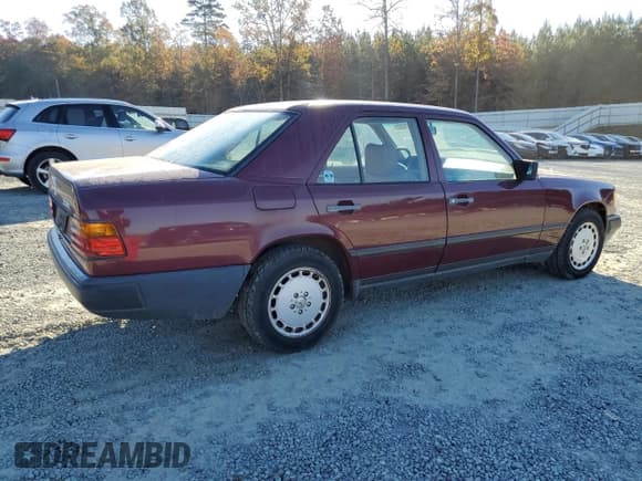 ✅ 1987 Mercedes-Benz 300 • VIN: WDBEB33D6HA404361 • Lot: 91574005. Listed on Copart with 71,338 mi. Free auction sales archive from the USA and detailed vehicle history report at DreamBid. Image 3.