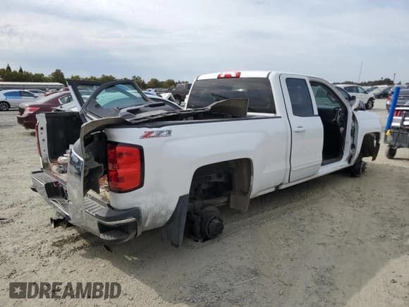 ✅ 2016 Chevrolet Silverado 2500HD LT • VIN: 1GC2KVEG8GZ394598 • Lot: 81324965. Wystawiony na Copart z przebiegiem Nie podano. Bezpłatny archiwum sprzedaży aukcyjnych z USA i szczegółowy raport historii pojazdu na DreamBid. Zdjęcie 3.