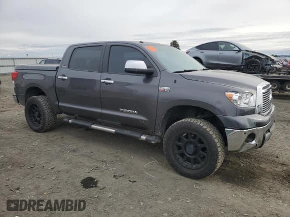 ✅ 2013 Toyota Tundra Limited • VIN: 5TFHY5F17DX296575 • Lot: 48935805. Wystawiony na Copart z przebiegiem 110 040 mil. Bezpłatny archiwum sprzedaży aukcyjnych z USA i szczegółowy raport historii pojazdu na DreamBid. Zdjęcie 4.
