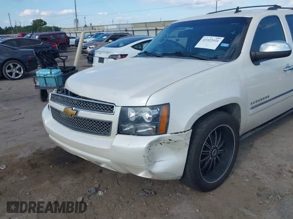 ✅ 2014 Chevrolet Suburban LTZ • VIN: 1GNSCKE00ER139978 • Лот: 43322931. Опубликован ранее на IAAI с пробегом 257 754 миль. Бесплатный доступ к архиву аукционных продаж из США и подробный отчёт об истории автомобиля на DreamBid. Изображение 6.