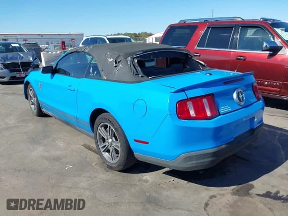 ✅ 2010 Ford Mustang V6 • VIN: 1ZVBP8EN5A5163820 • Lot: 43505850. Listed on IAAI with 221,558 mi. Free auction sales archive from the USA and detailed vehicle history report at DreamBid. Image 3.