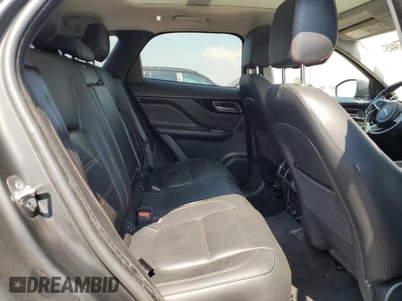 ✅ 2018 Jaguar F-Pace 20d Prestige • VIN: SADCK2FN9JA272276 • Lot: 63667445. Wystawiony na Copart z przebiegiem 101 716 mil. Bezpłatny archiwum sprzedaży aukcyjnych z USA i szczegółowy raport historii pojazdu na DreamBid. Zdjęcie 10.