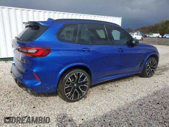 ✅ 2021 BMW X5 M • VIN: 5YMJU0C04M9F19231 • Lot: 44856193. Wystawiony na Copart z przebiegiem 9 073 mil. Bezpłatny archiwum sprzedaży aukcyjnych z USA i szczegółowy raport historii pojazdu na DreamBid. Zdjęcie 3.