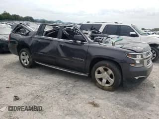✅ 2017 Chevrolet Suburban Premier • VIN: 1GNSCJKC7HR123032 • Lot: 70243104. Wystawiony na Copart z przebiegiem Nie podano. Bezpłatny archiwum sprzedaży aukcyjnych z USA i szczegółowy raport historii pojazdu na DreamBid. Zdjęcie 4.