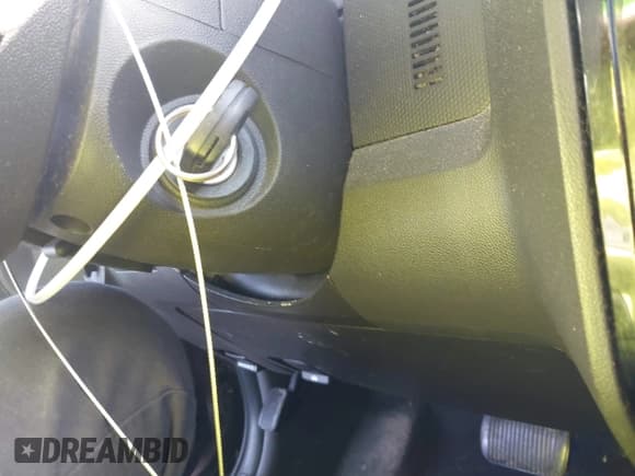 ✅ 2012 Ford Escape Limited • VIN: 1FMCU0EG0CKB41405 • Lot: 43564244. Wystawiony na IAAI z przebiegiem 168 477 mil. Bezpłatny archiwum sprzedaży aukcyjnych z USA i szczegółowy raport historii pojazdu na DreamBid. Zdjęcie 11.