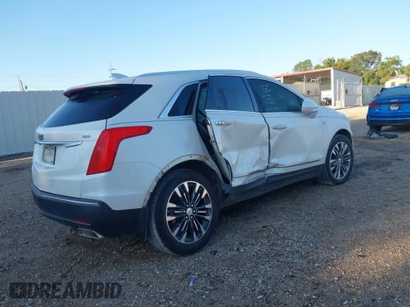 ✅ 2017 Cadillac XT5 Premium Luxury FWD • VIN: 1GYKNCRS4HZ109613 • Lot: 43300863. Listed on IAAI with 132,222 mi. Free auction sales archive from the USA and detailed vehicle history report at DreamBid. Image 4.