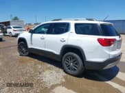 ✅ 2018 GMC Acadia SLT • VIN: 1GKKNMLA6JZ134938 • Lot: 42301360. Wystawiony na IAAI z przebiegiem 124 105 mil. Bezpłatny archiwum sprzedaży aukcyjnych z USA i szczegółowy raport historii pojazdu na DreamBid. Zdjęcie 3.