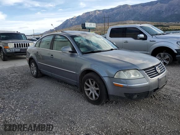✅ 2004 Volkswagen Passat GLS • VIN: WVWPD63B84P200382 • Lot: 71932095. Listed on Copart with 253,626 mi. Free auction sales archive from the USA and detailed vehicle history report at DreamBid. Image 4.