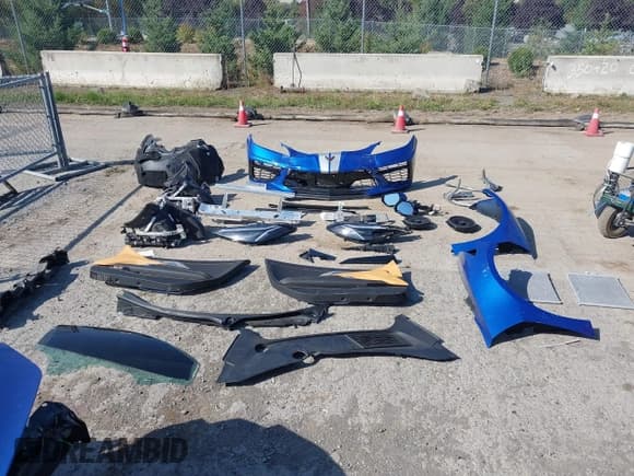 ✅ 2021 Chevrolet Corvette 3LT • VIN: 1G1YC2D4XM5122952 • Lot: 43247546. Listed on IAAI with 11,727 mi. Free auction sales archive from the USA and detailed vehicle history report at DreamBid. Image 12.